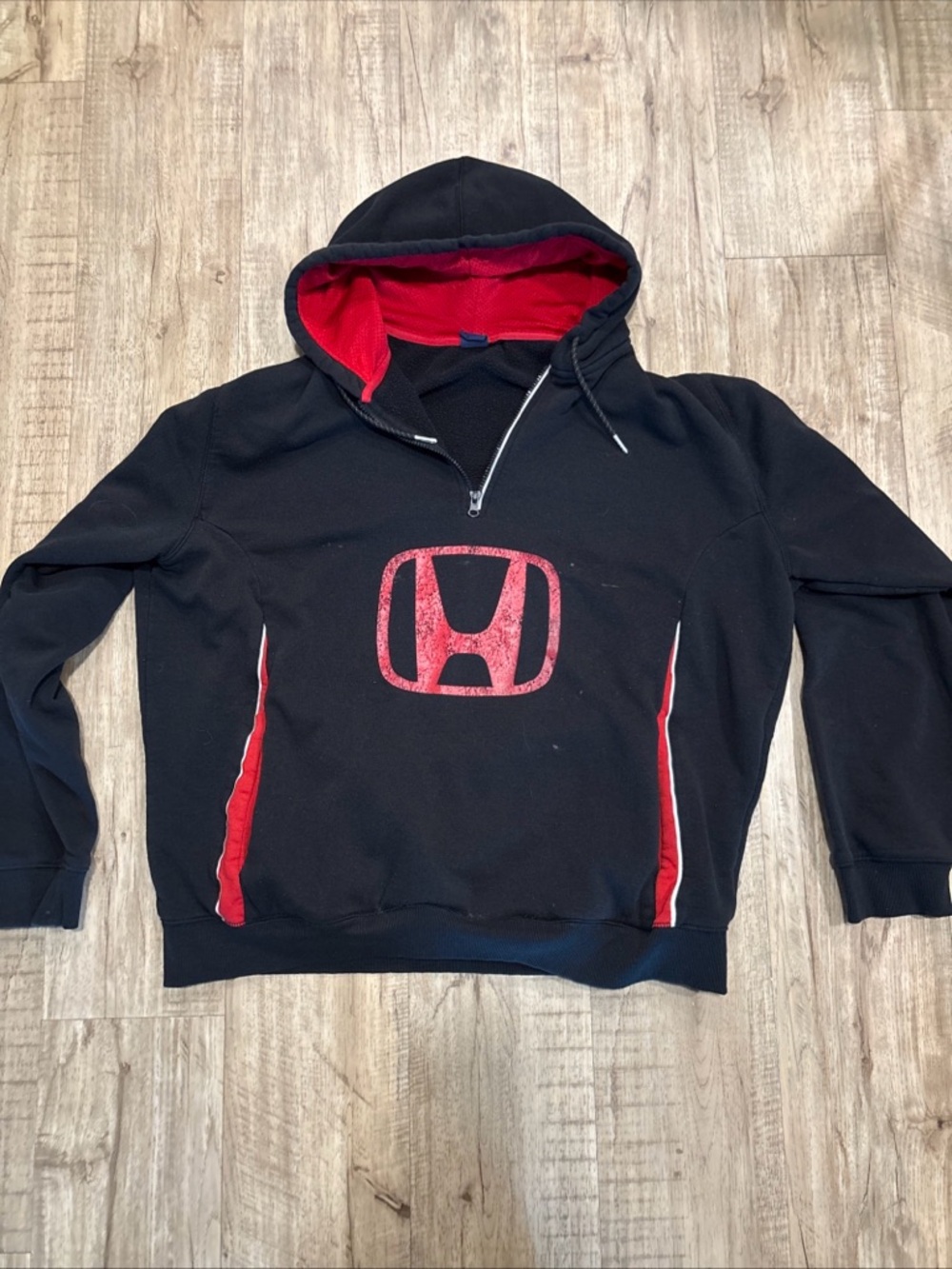 Honda Men’s Black & Red Pullover Hoodie Sweater - Picture 2 of 9